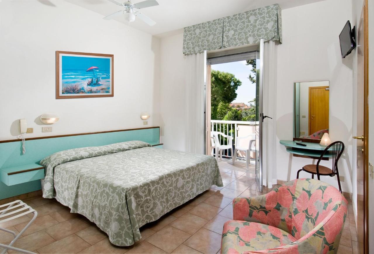 Hotel Casadei 里米尼 外观 照片